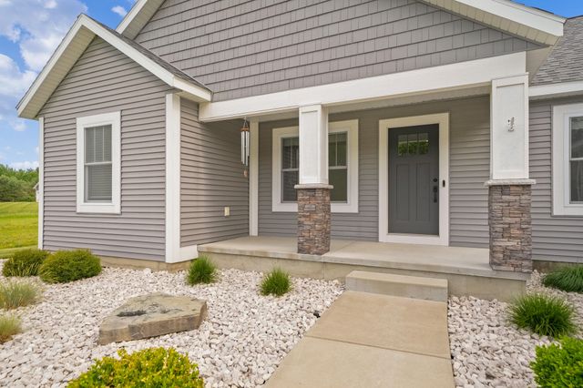 11839 Fillmore Street, West Olive, MI 49460