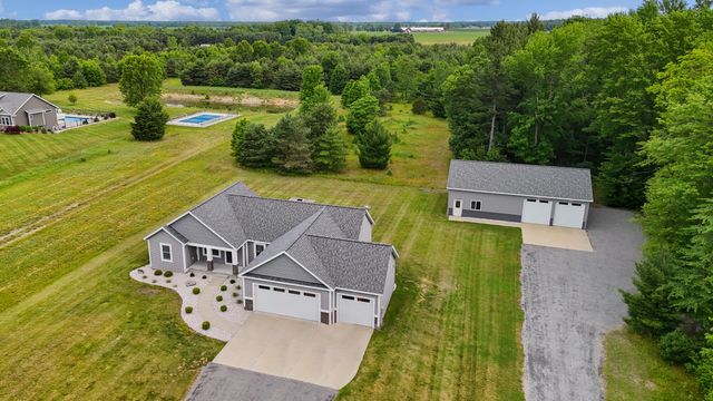 11839 Fillmore Street, West Olive, MI 49460