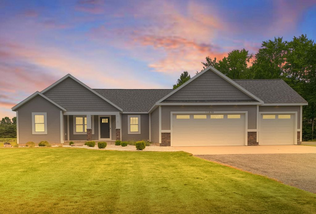 11839 Fillmore Street, West Olive, MI 49460