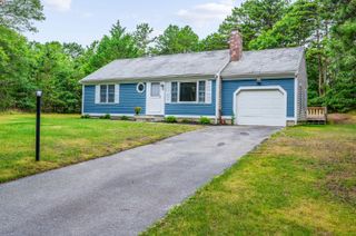 9 Taragon Circle, Cotuit, MA 02635