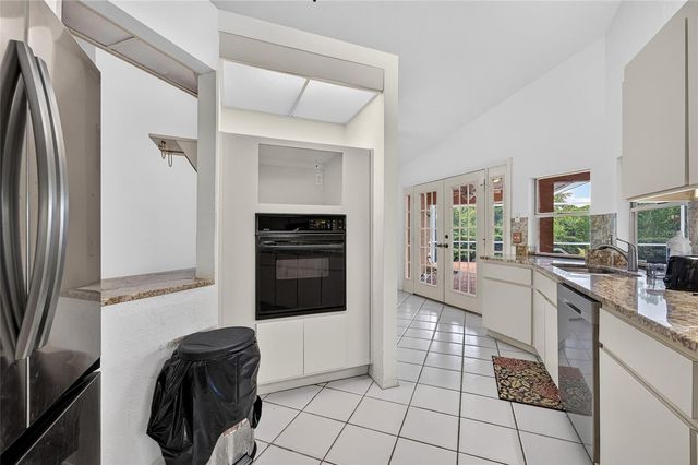 105 JACARANDA BOULEVARD, Venice, FL 34292