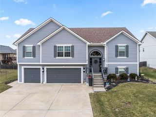 10918 N Richmond Avenue, Kansas City, MO 64157