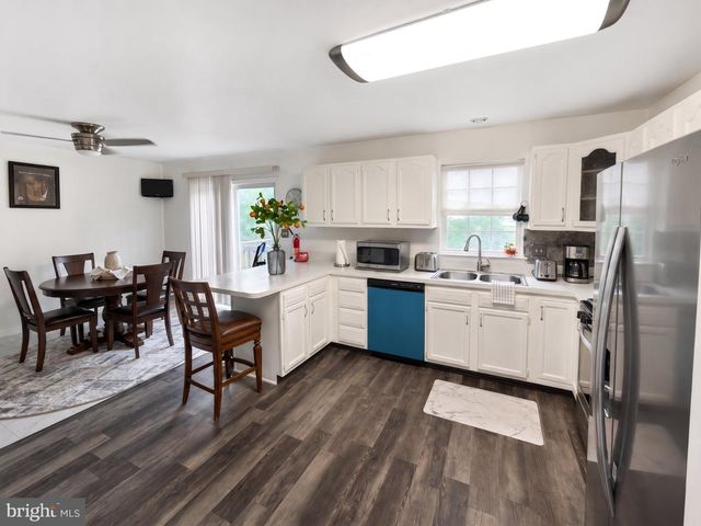 2989 ROBIN RD, York, PA 17404