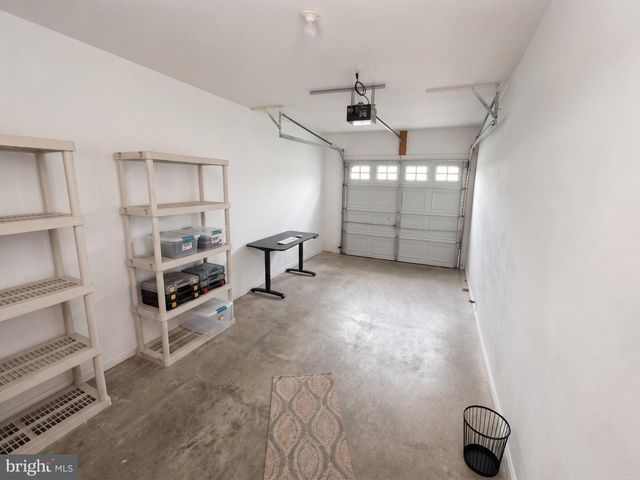 2989 ROBIN RD, York, PA 17404