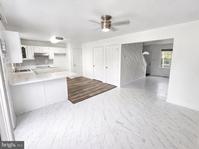 2989 ROBIN RD, York, PA 17404