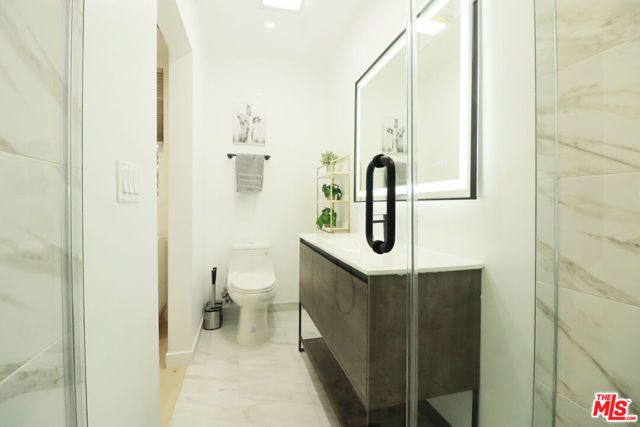 9040 Phyllis Avenue A2, West Hollywood, CA 90069