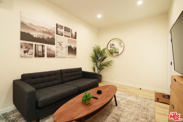 9040 Phyllis Avenue A2, West Hollywood, CA 90069