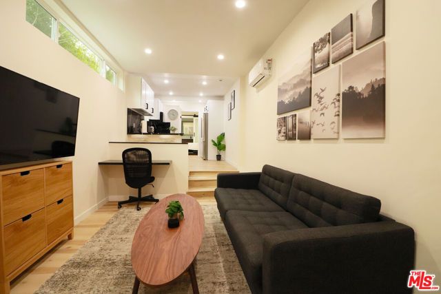 9040 Phyllis Avenue A2, West Hollywood, CA 90069