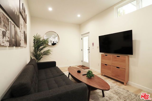 9040 Phyllis Avenue A2, West Hollywood, CA 90069