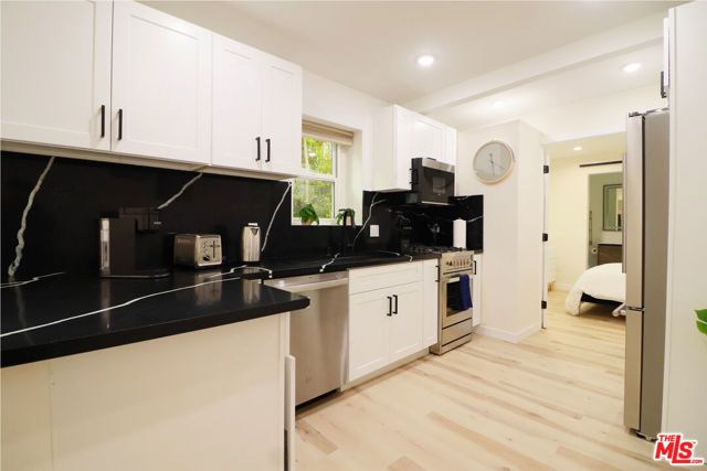 9040 Phyllis Avenue A2, West Hollywood, CA 90069