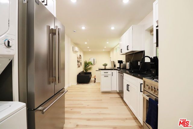 9040 Phyllis Avenue A2, West Hollywood, CA 90069
