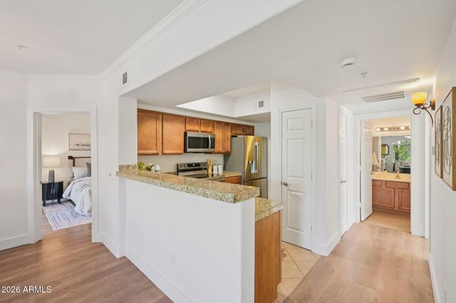 15095 N THOMPSON PEAK Parkway 2070, Scottsdale, AZ 85260