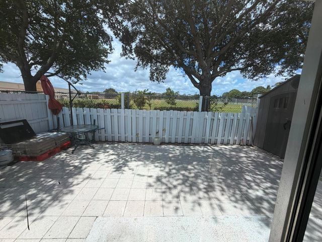 1530 Royal Forest Court, West Palm Beach, FL 33406