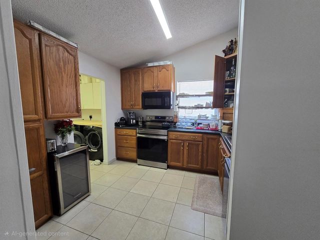 1530 Royal Forest Court, West Palm Beach, FL 33406