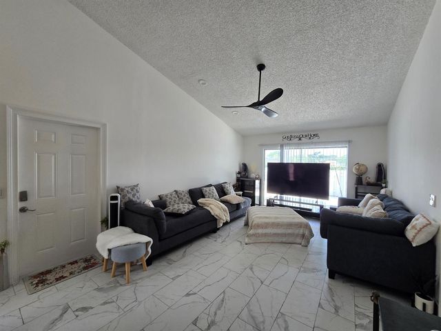 1530 Royal Forest Court, West Palm Beach, FL 33406
