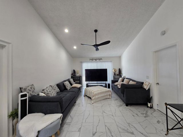 1530 Royal Forest Court, West Palm Beach, FL 33406