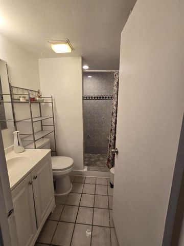 1530 Royal Forest Court, West Palm Beach, FL 33406