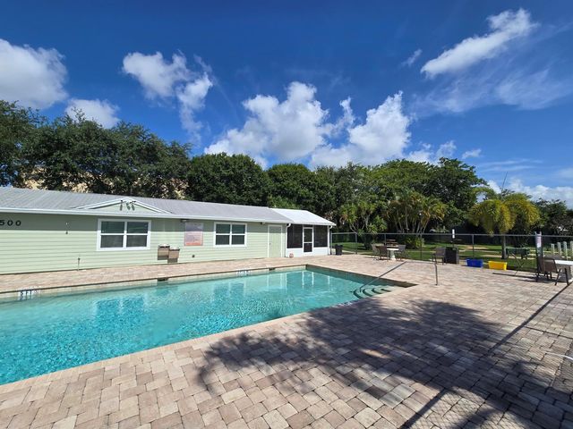 1530 Royal Forest Court, West Palm Beach, FL 33406