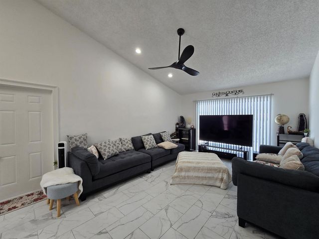 1530 Royal Forest Court, West Palm Beach, FL 33406