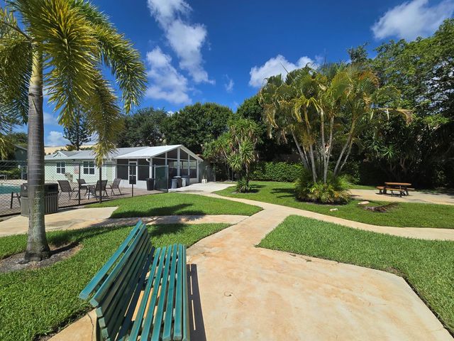 1530 Royal Forest Court, West Palm Beach, FL 33406