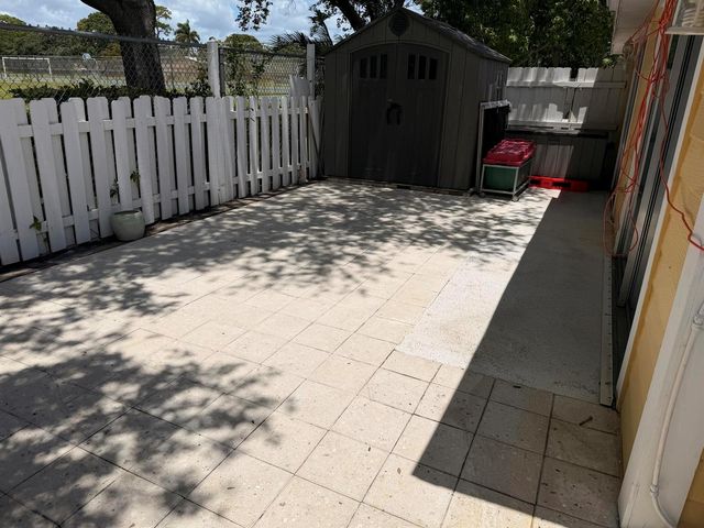 1530 Royal Forest Court, West Palm Beach, FL 33406