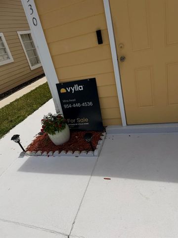 1530 Royal Forest Court, West Palm Beach, FL 33406
