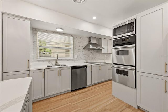 2440 66TH AVENUE S, St Petersburg, FL 33712