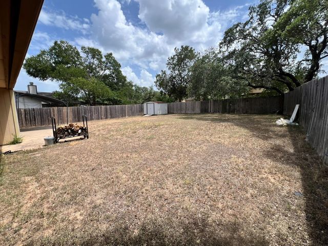 3303 N Galesburg DR, Austin, TX 78745