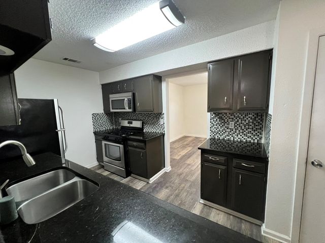 3303 N Galesburg DR, Austin, TX 78745