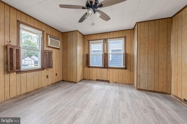 315 BILLINGSPORT RD, Paulsboro, NJ 08066