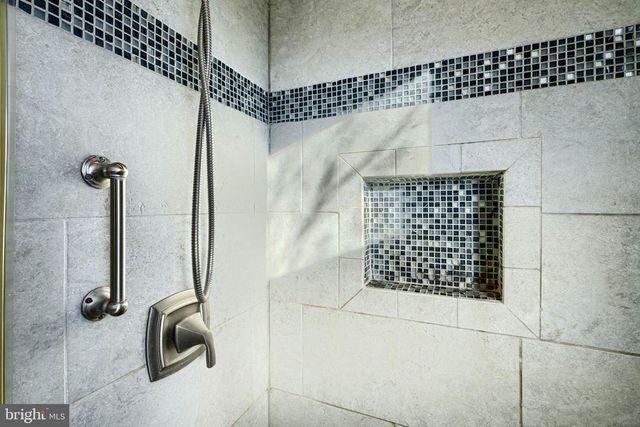 2431 LAKEWOOD RD, Baltimore, MD 21234