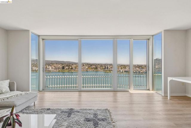 1555 Lakeside Dr 190, Oakland, CA 94612