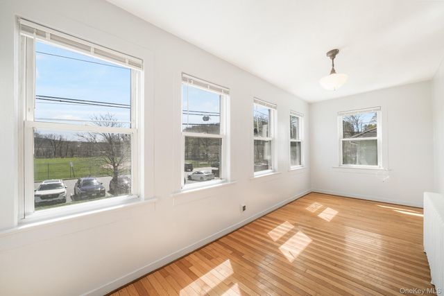 33 Hopper Street, Pleasantville, NY 10570