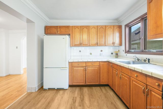 33 Hopper Street, Pleasantville, NY 10570