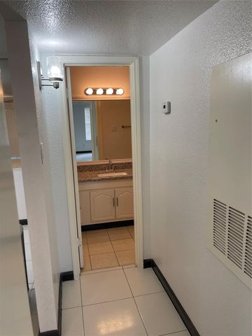 9700 Leawood Boulevard 807, Houston, TX 77099