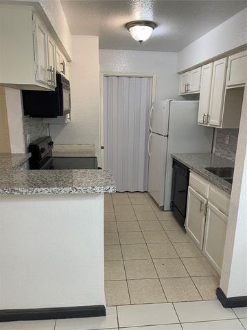 9700 Leawood Boulevard 807, Houston, TX 77099