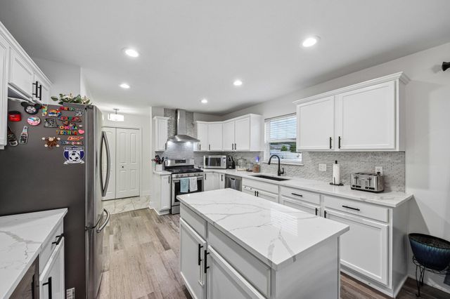 366 E 130th Lane, Crown Point, IN 46307