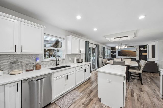 366 E 130th Lane, Crown Point, IN 46307