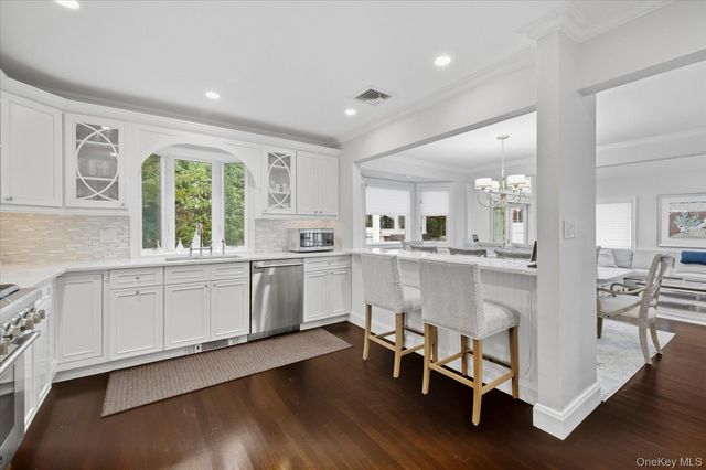 540 W Penn Street, Long Beach, NY 11561