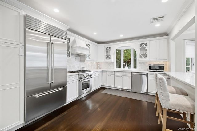 540 W Penn Street, Long Beach, NY 11561