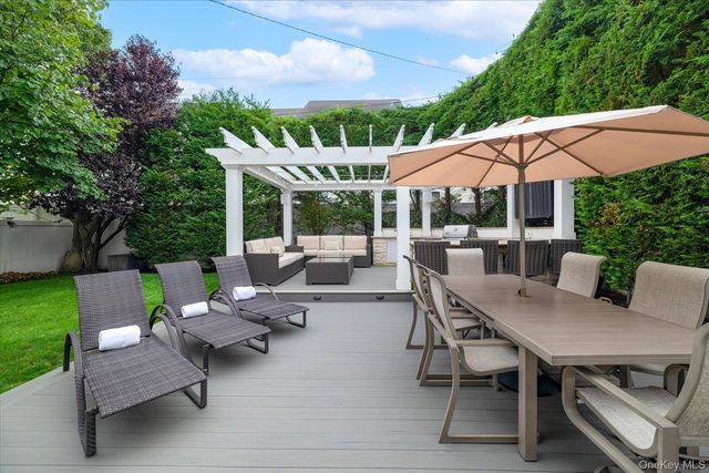 540 W Penn Street, Long Beach, NY 11561