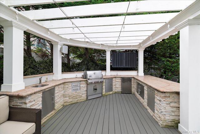 540 W Penn Street, Long Beach, NY 11561