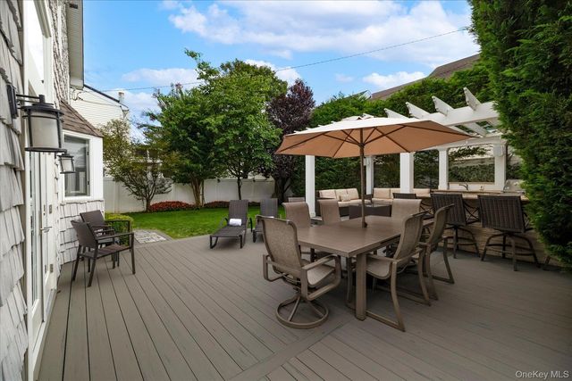 540 W Penn Street, Long Beach, NY 11561