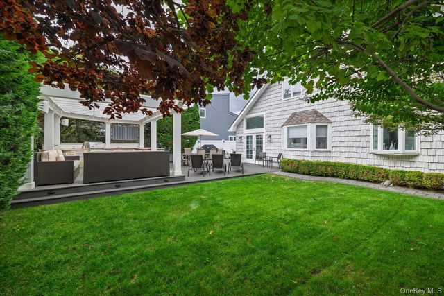 540 W Penn Street, Long Beach, NY 11561