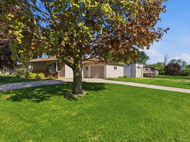 547 E Church STREET, Mishicot, WI 54228