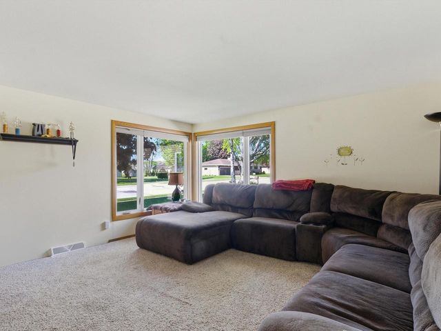 547 E Church STREET, Mishicot, WI 54228