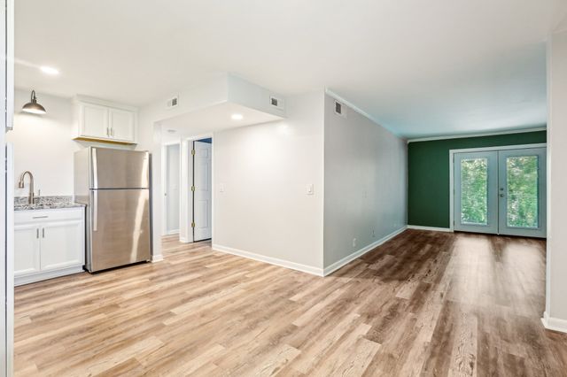 6680 Charlotte Pike Apt H7, Nashville, TN 37209