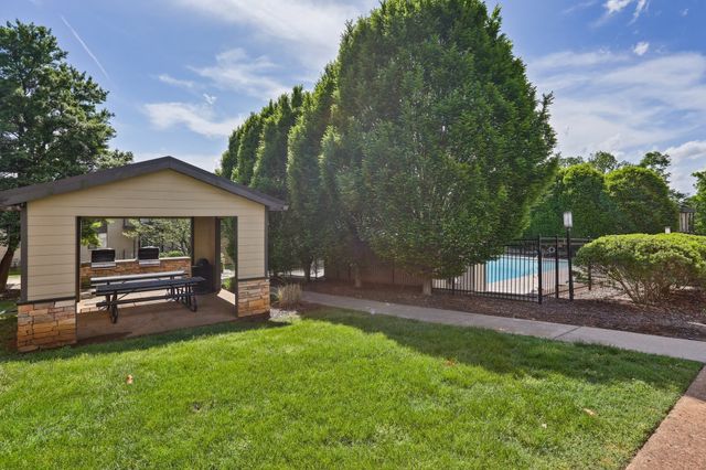 6680 Charlotte Pike Apt H7, Nashville, TN 37209