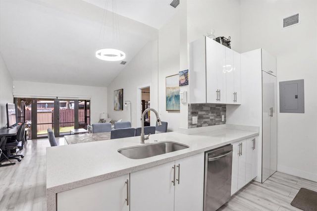 3414 Freedom Drive, Hollywood, FL 33021