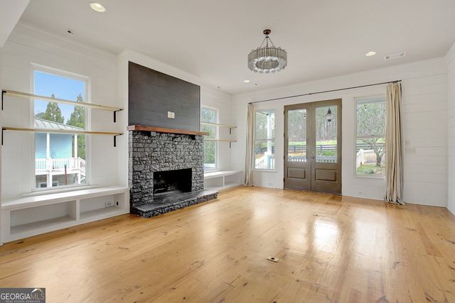 10559 Serenbe Lane, Chattahoochee Hills, GA 30268